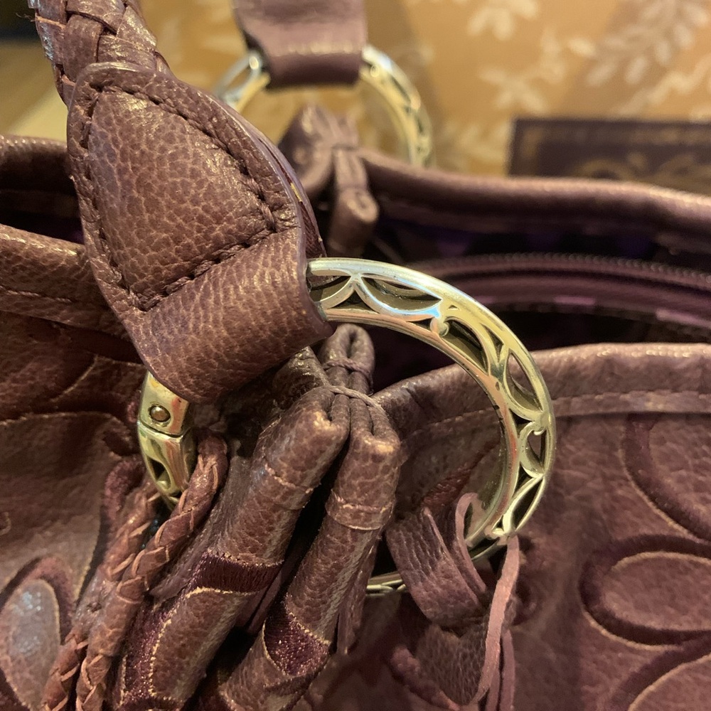 💜💎EUC BRIGHTON Valencia Embroidered Floral Leather Shoulder bag in Grape. - Picture 15 of 16